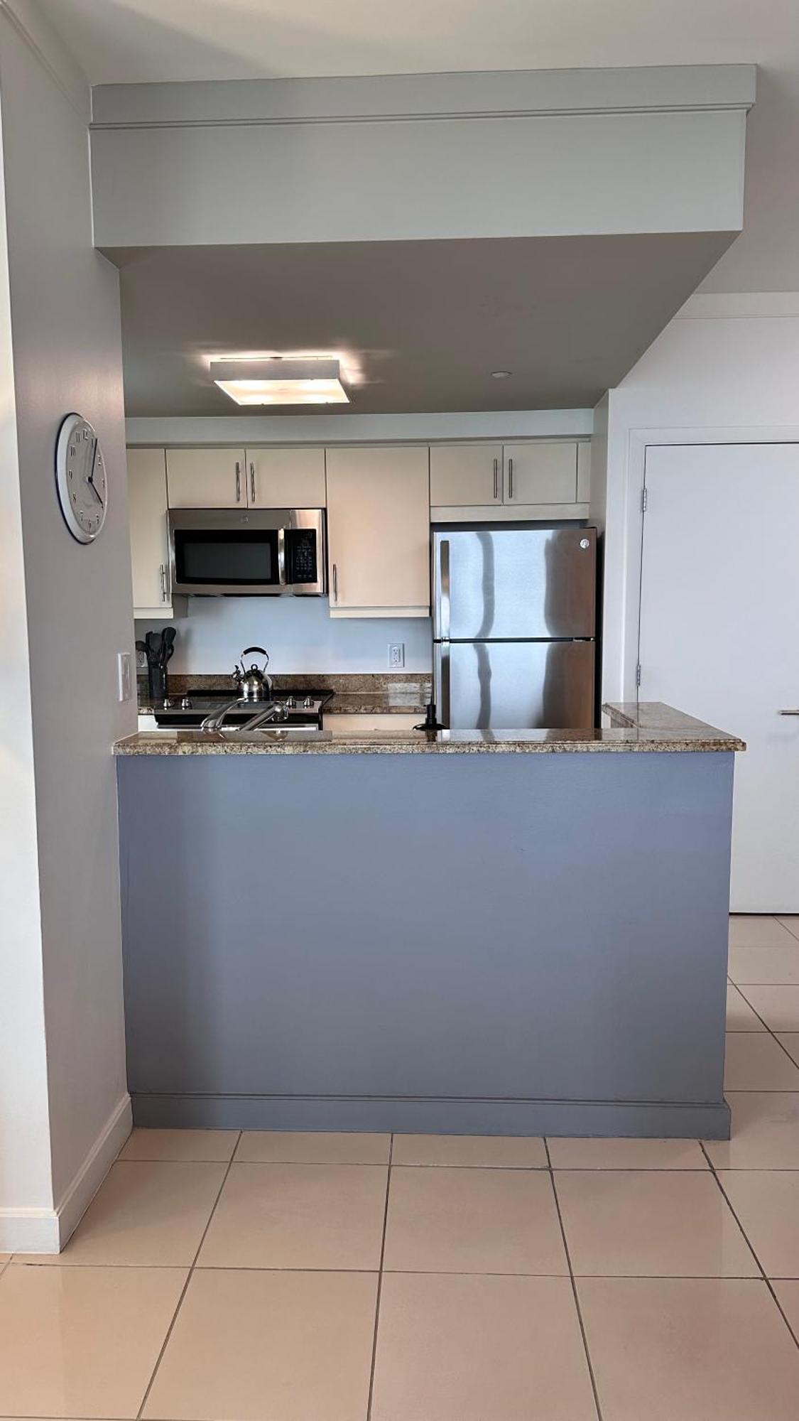 Breathtaking Direct Bay Views 2 Bedroom With Parking Appartement