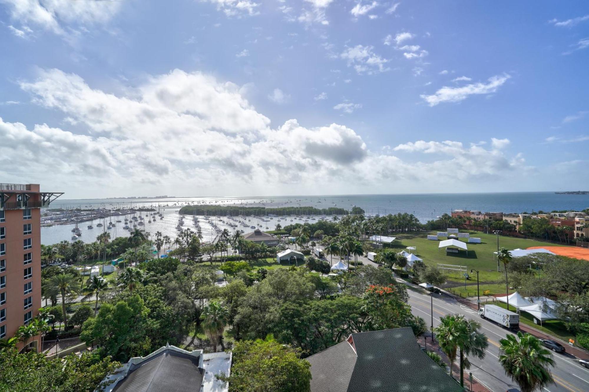 Appartement Breathtaking Direct Bay Views 2 Bedroom With Parking